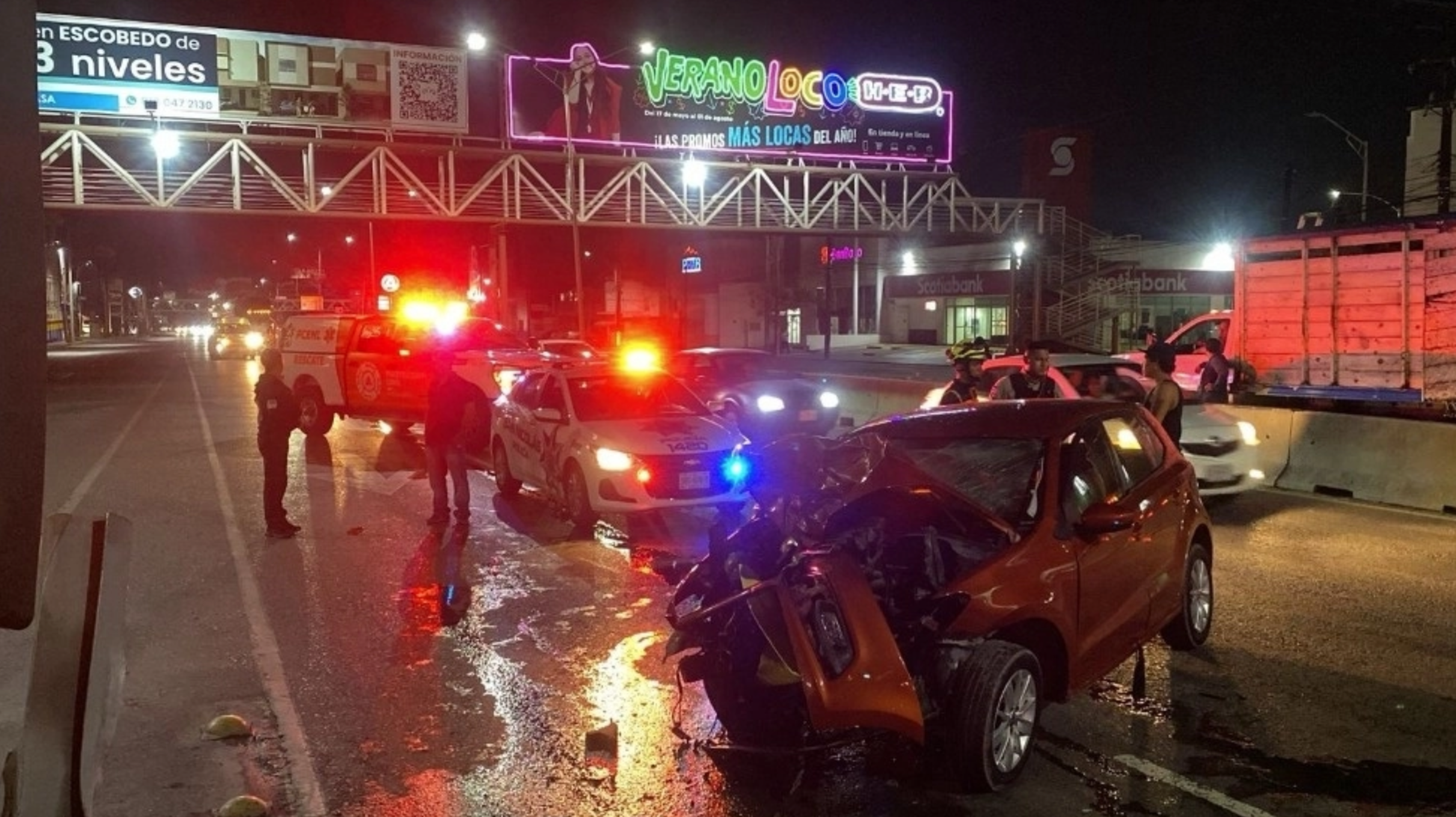 Fallecen 8 personas tras volcadura en Galeana, Nuevo León